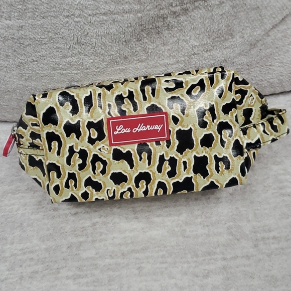 Lou Harvey Animal Print Zip Cosmetic Travel Pouch - Picture 1 of 11